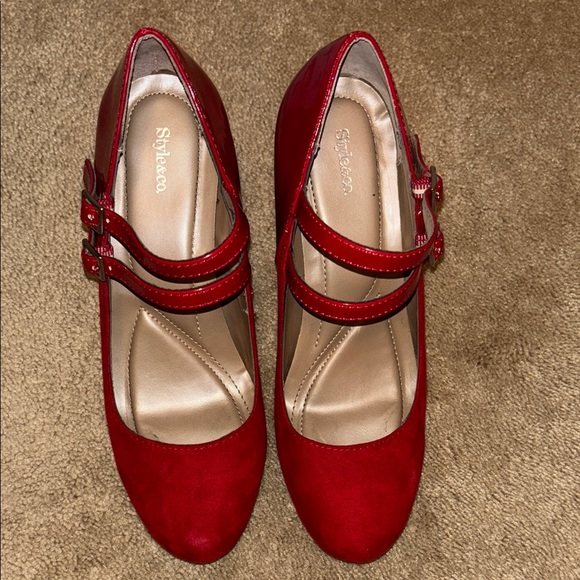 Red Heels - Picture 4 of 9